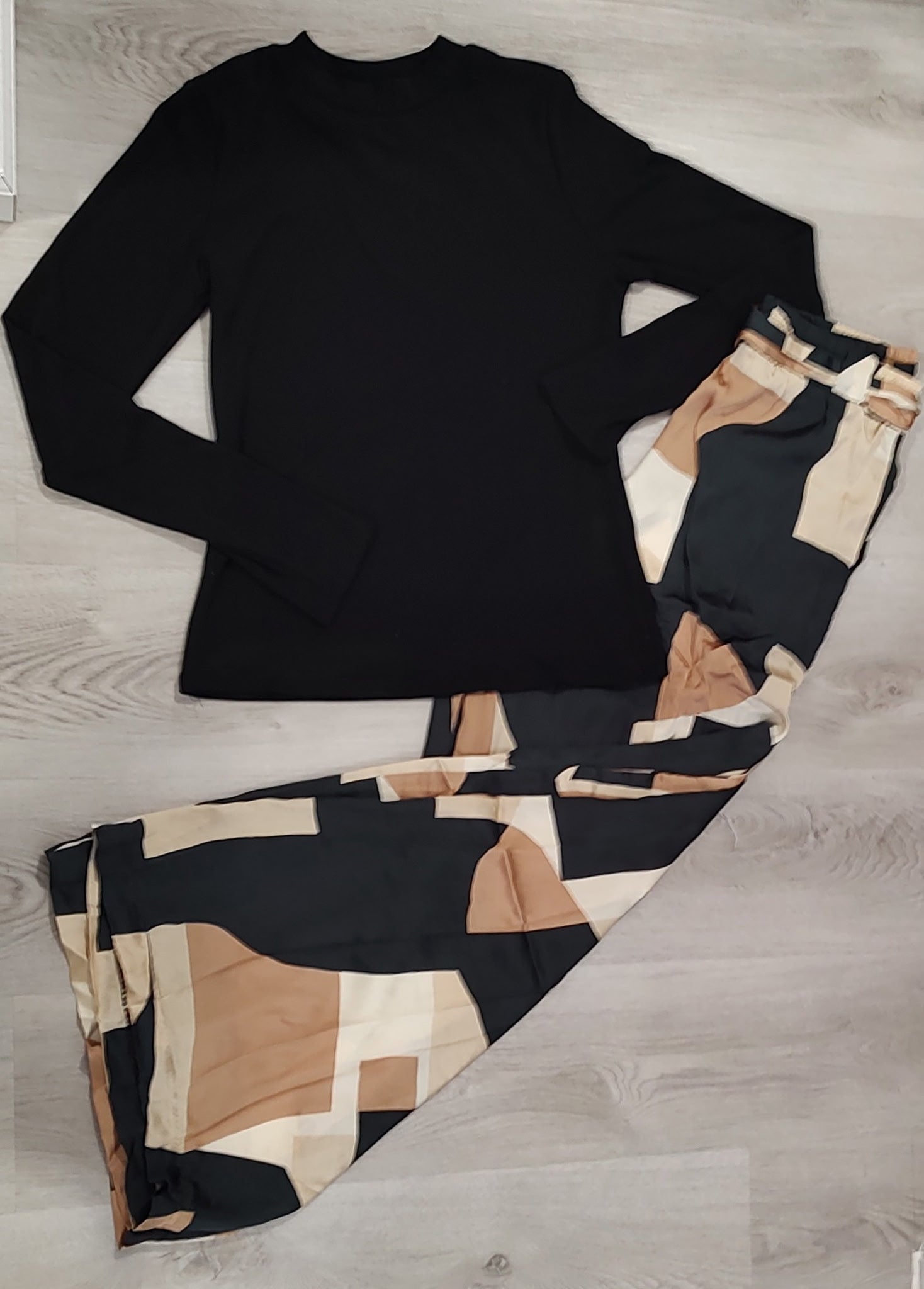 Abstract Print Tie-Waist Wide Leg Pants