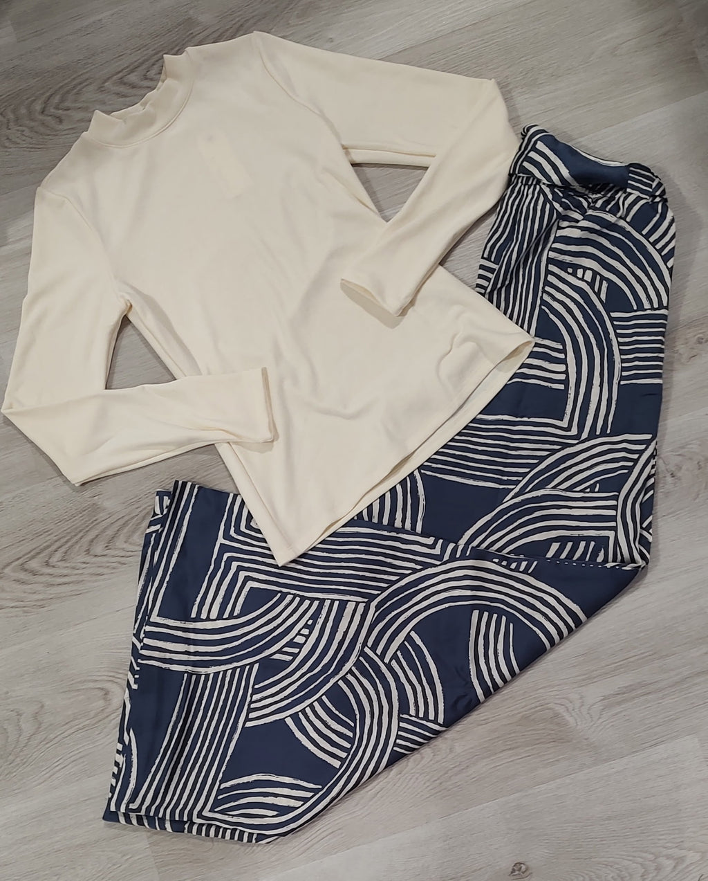 Abstract Satin Tie-Waist Pants